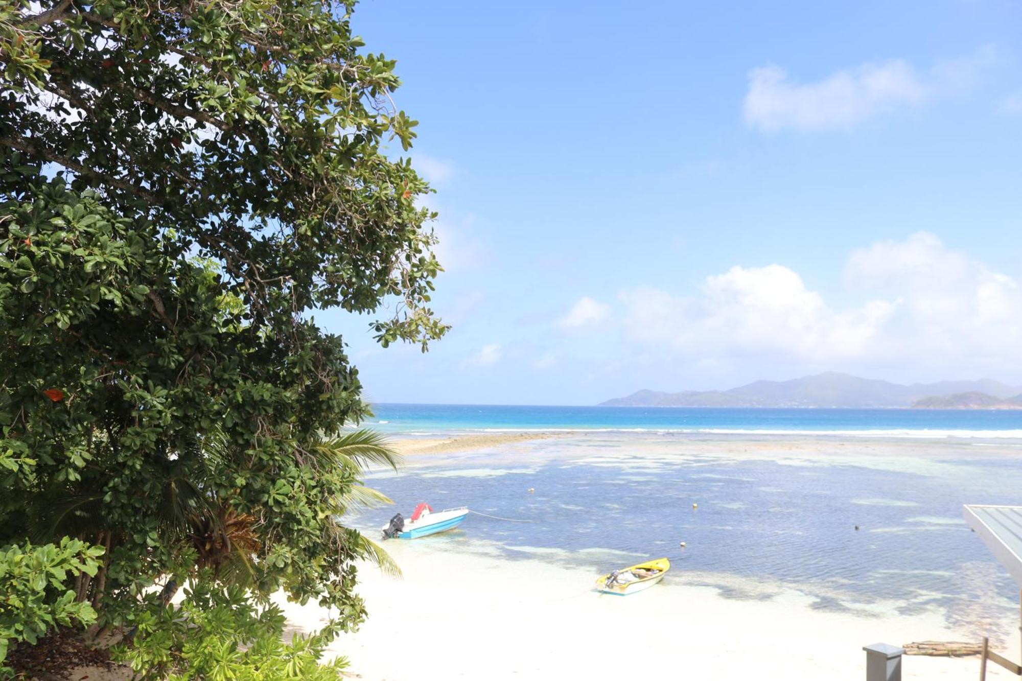 Marie-France Beach Front Apartments La Digue Bagian luar foto